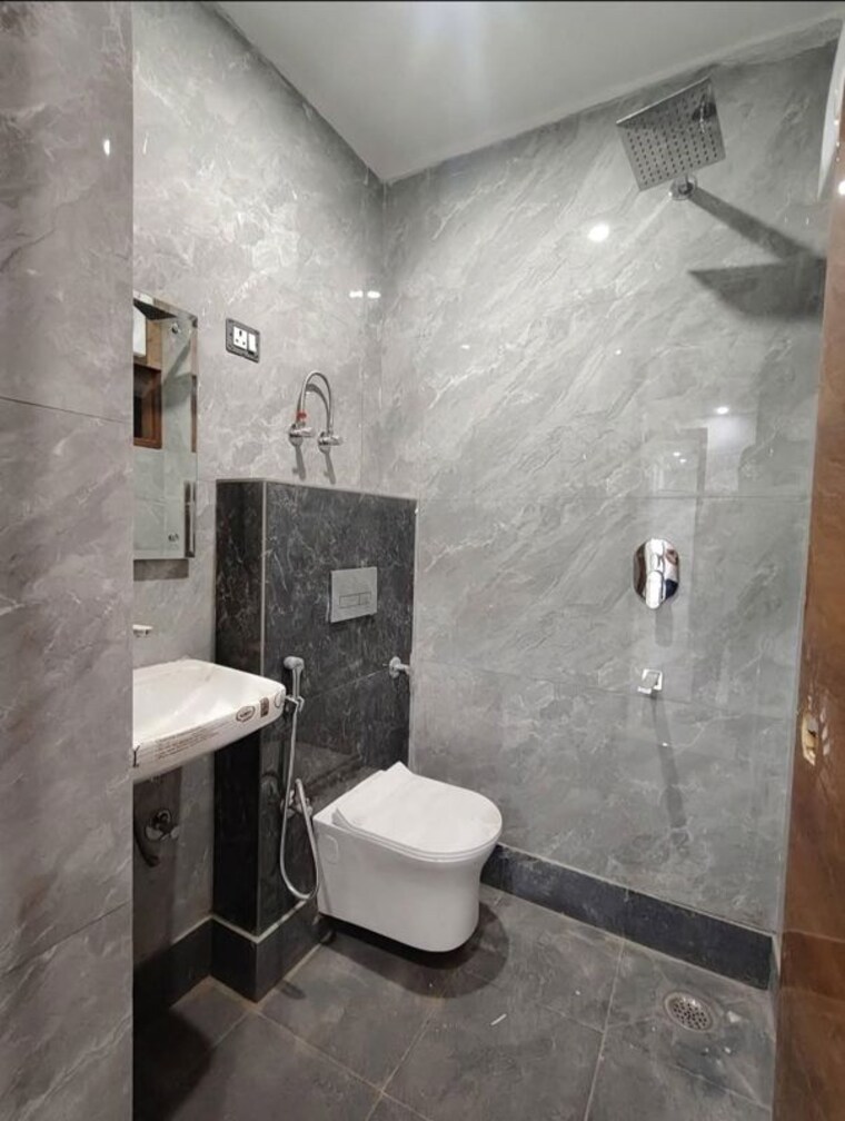 Bathroom, palm-residency-chhatarpur 1 Bedroom 450 Sq.Ft. Builder Floor In Chattarpur Delhi 10329456