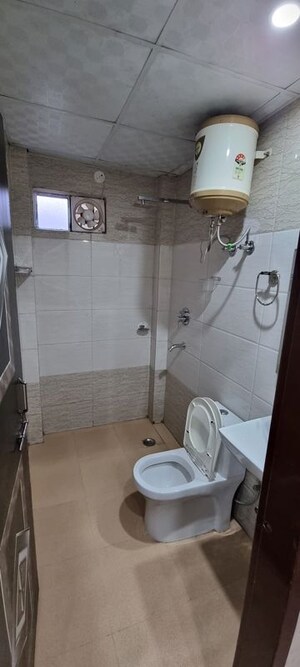 Bathroom in 4 BHK Apartment at Central Park I, Sector 42 – for Sale