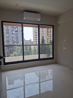 Room in 2 BHK Apartment at Santacruz West – for Rent