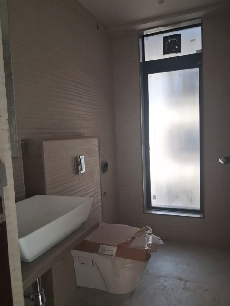 Bathroom, santacruz west 2 Bedroom 700 Sq.Ft. Apartment In Santacruz West Mumbai 10329488