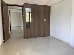 Bedroom in 2 BHK Apartment at Ameet Tower, Chembur – for Rent