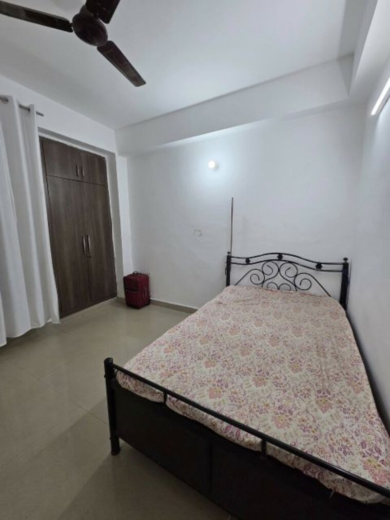 Bedroom, amrapali-golf-homes 3 Bedroom 1595 Sq.Ft. Apartment In Sector 4 Greater Noida Greater Noida 9296278