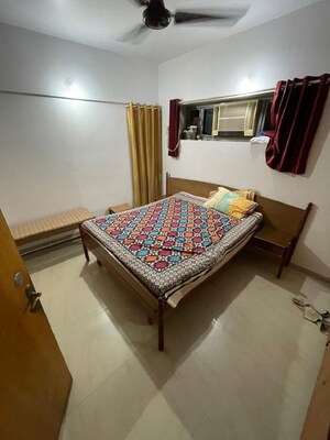 Bedroom in 2 BHK Apartment at Khar West – for Rent