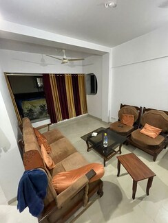 2 BHK + Pooja Room Apartment For Rent in Khar West