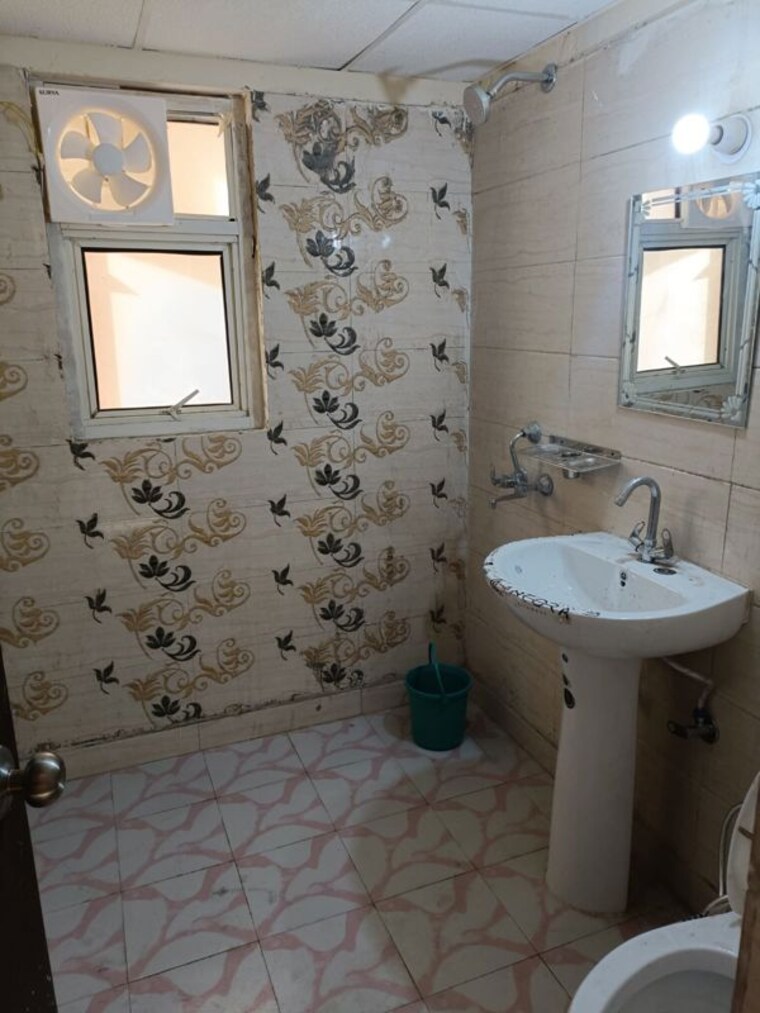Bathroom, mehak-jeevan 3 Bedroom 1210 Sq.Ft. Apartment In Raj Nagar Extension Ghaziabad 10329560