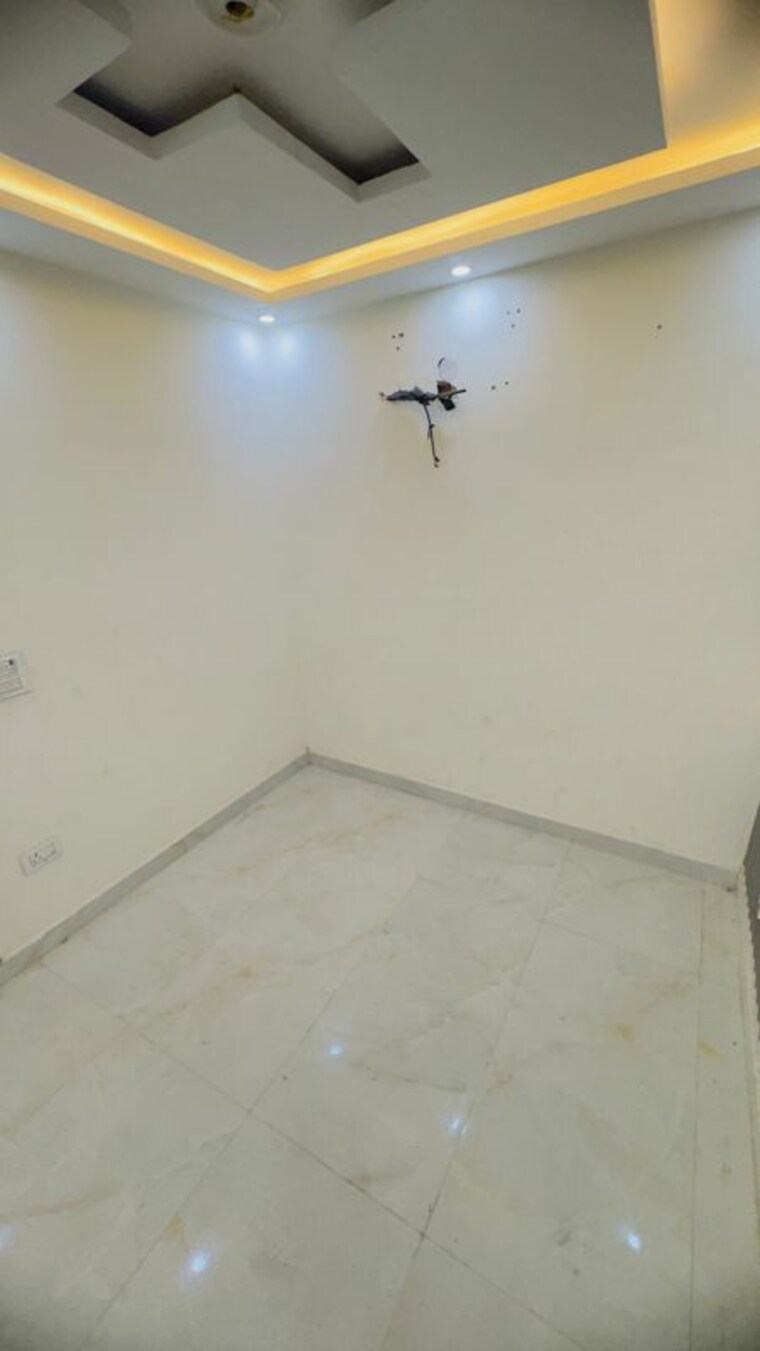 Room, dwarka mor 3 Bedroom 900 Sq.Ft. Builder Floor In Dwarka Mor Delhi 10329576