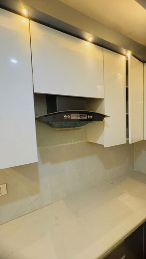 Furnished Amenities in 3 BHK Builder Floor at Dwarka Mor – for Sale