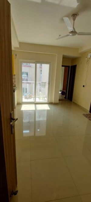 Room in 2 BHK Apartment at Anthem French Apartment, Sector 16b Greater Noida – for Rent
