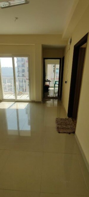 Room in 2 BHK Apartment at Anthem French Apartment, Sector 16b Greater Noida – for Rent