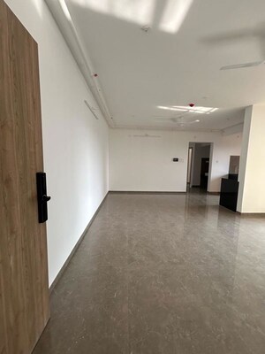 Room in 3 BHK Apartment at Venkatesh Skydale, Hingne Khurd – for Rent