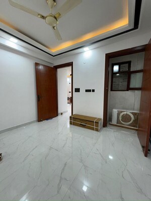 Room in 2 BHK Builder Floor at Chattarpur – for Rent