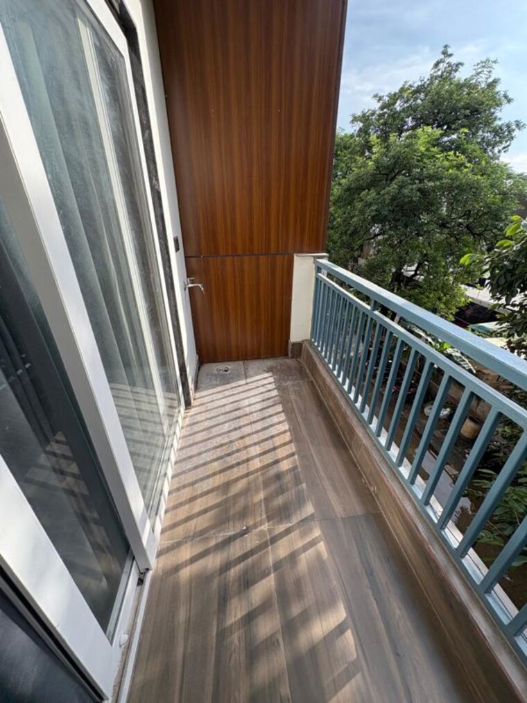 Balcony, sector 30 1 Bedroom 690 Sq.Ft. Builder Floor In Sector 30 Gurgaon 10329612