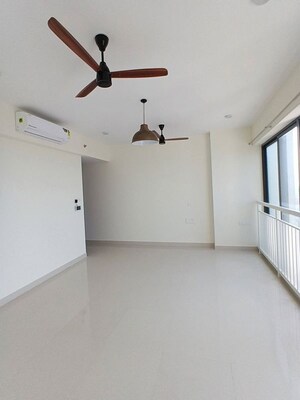 Room in 2 BHK Apartment at Dynamix Divum, Malad East – for Rent