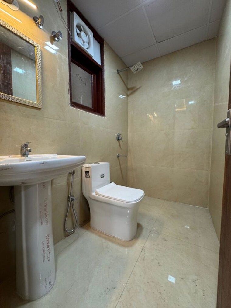 Bathroom, chattarpur 2 Bedroom 1000 Sq.Ft. Apartment In Chattarpur Delhi 10329630