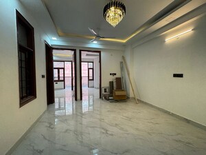 Room in 2 BHK Apartment at Chattarpur – for Rent