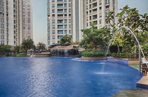 Swimming Pool in 3 BHK Apartment at K Raheja Vivarea, Mahalaxmi – for Rent