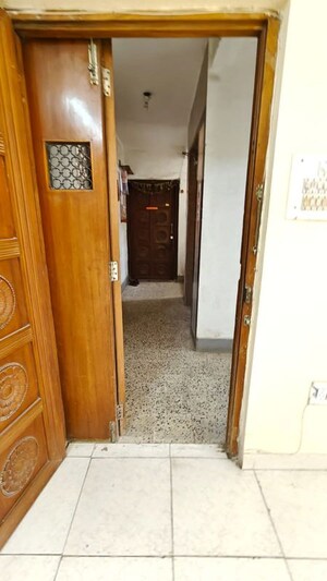 Furnished Amenities in 3 BHK Apartment at Doordarshan CHS, Goregaon East – for Rent