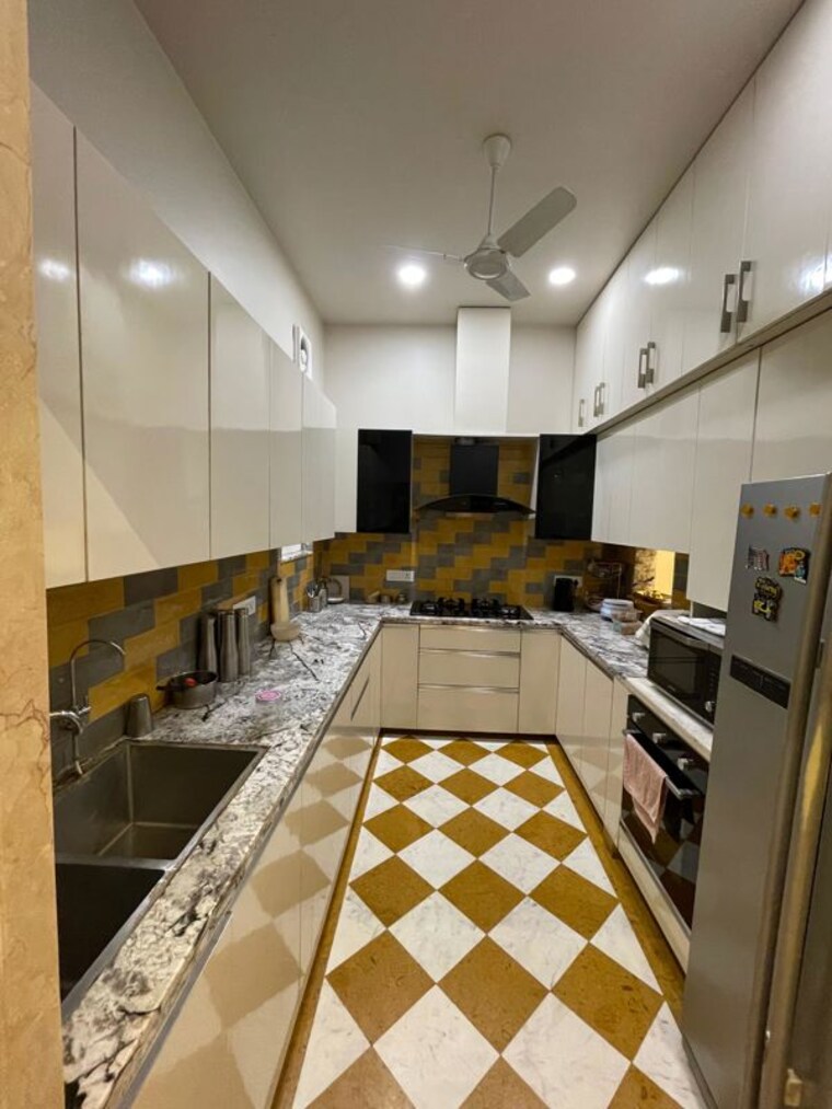 Kitchen, greater kailash part 3 3 Bedroom 208 Sq.Yd. Builder Floor In Greater Kailash Part 3 Delhi 10329664