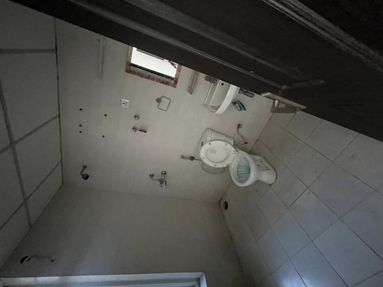 Bathroom, jm-florence 3 Bedroom 1580 Sq.Ft. Apartment In Tech Zone 4 Greater Noida Greater Noida 10329659