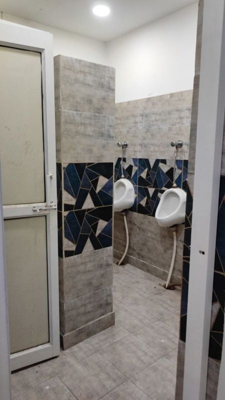Team Area, sector 63 Commercial Office Space 1800 Sq.Ft. In Sector 63 Noida 10329680