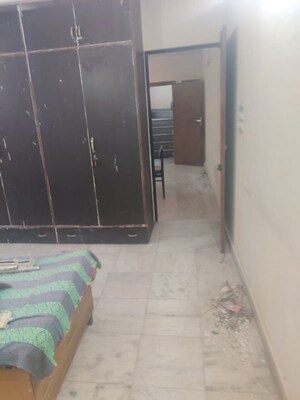 Furnished Amenities in 2 BHK Apartment at Green Park – for Rent