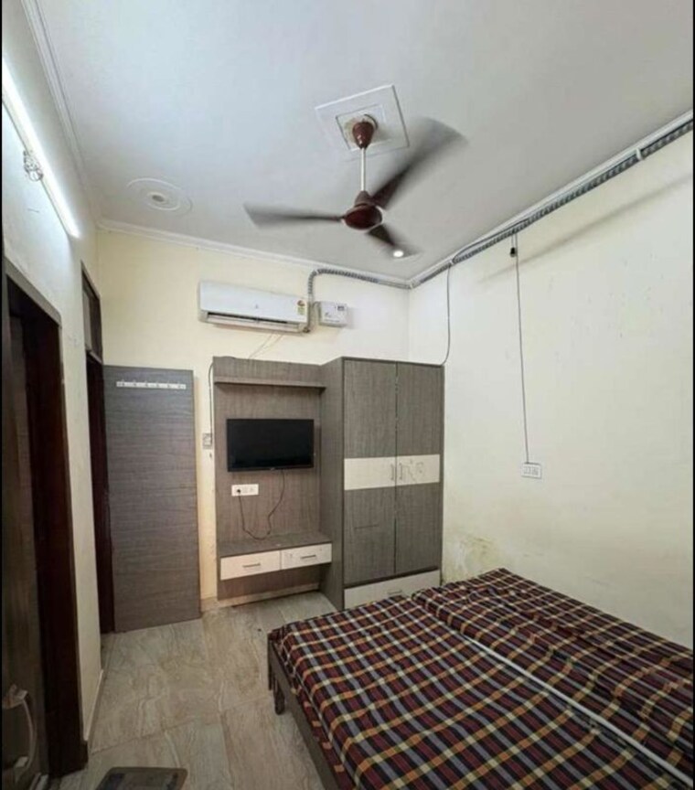 Bedroom, ambala highway 1 Bedroom 300 Sq.Ft. Apartment In Ambala Highway Zirakpur 10329687