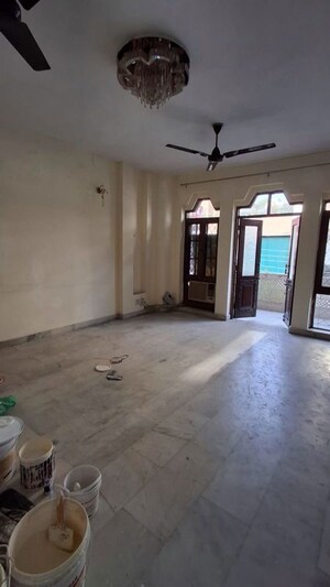 Room in 3 BHK Builder Floor at Greater Kailash I – for Rent