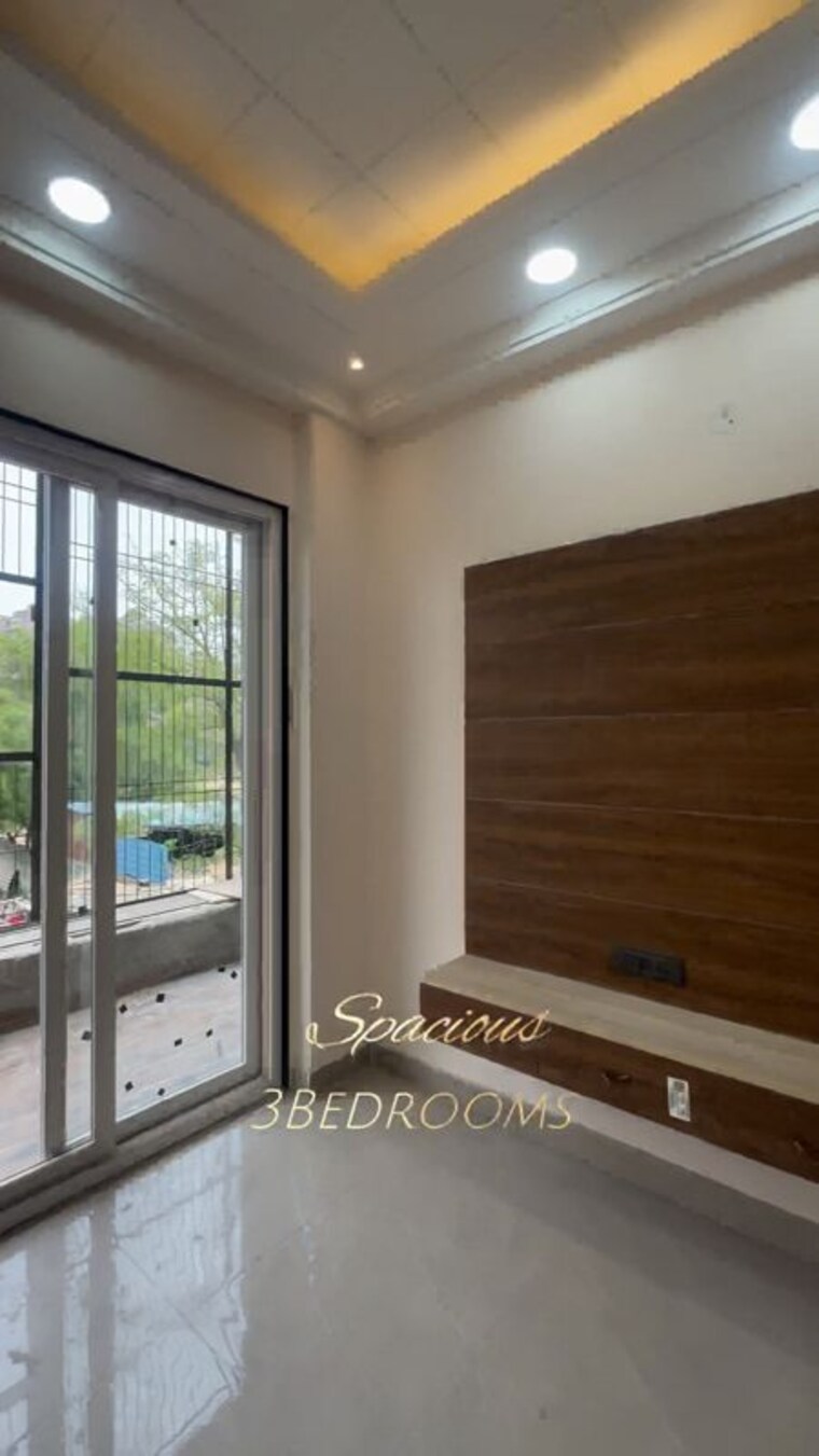Room, bptp-district-3 3 Bedroom 180 Sq.Yd. Builder Floor In Sector 85 Faridabad 10329701