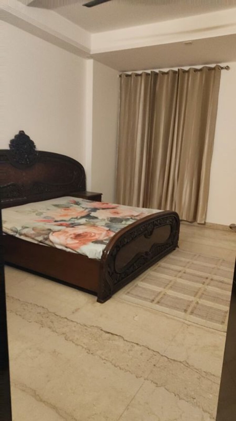 Bedroom, sushant lok i 3 Bedroom 215 Sq.Yd. Builder Floor In Sushant Lok I Gurgaon 10329708