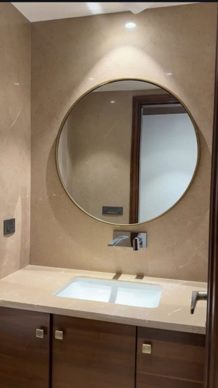 Bathroom, defence colony 3 Bedroom 325 Sq.Ft. Builder Floor In Defence Colony Delhi 10329736