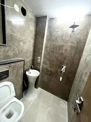 Furnished Amenities in 1 BHK Builder Floor at Sushant Lok I – for Rent