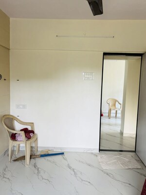 Room in 2 BHK Apartment at Mulund West – for Rent