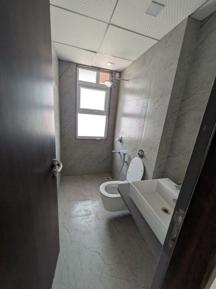 Bathroom, pk-hillcrest 3 Bedroom 1200 Sq.Ft. Apartment In Pimple Saudagar Pune 10329768