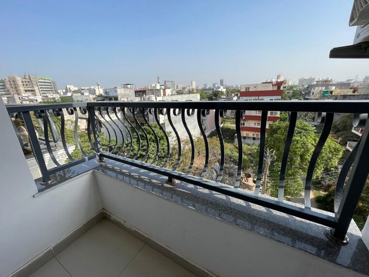 Balcony, sector 28 1 Bedroom 1015 Sq.Ft. Builder Floor In Sector 28 Gurgaon 10329769