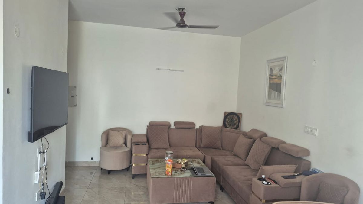 2 BHK + Store Room Apartment For Rent in Artique Uptown Skylla