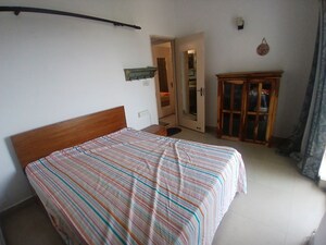 Bedroom in 2 BHK Apartment at DLF Regency Park I, Dlf Phase iv – for Rent