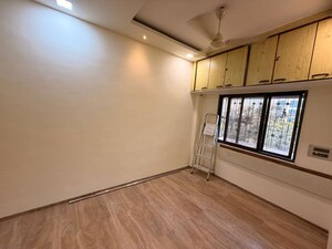 Room in 1 BHK Apartment at Neelganga Apartment, Lower Parel – for Rent