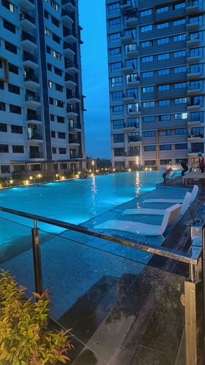 2 BHK Apartment For Sale in Amanora Gold Towers, Hadapsar