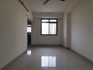 Room in 1 BHK Apartment at Goregaon West – for Rent
