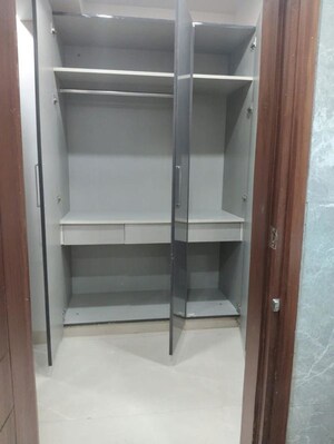 Bathroom in 1 BHK Builder Floor at Sector 44 – for Rent