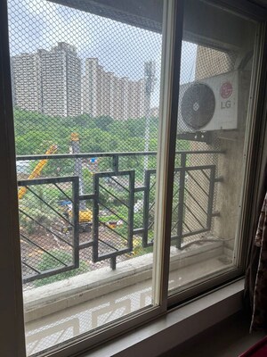 2 BHK Apartment For Rent in Swastik Regalia, Waghbil