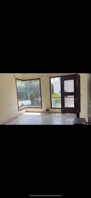 3 BHK Builder Floor For Rent in Sector 21