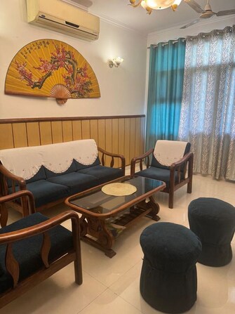 3 BHK + Store Room 1725 Sq.Ft. Apartment in RWA Apartments Sector 51