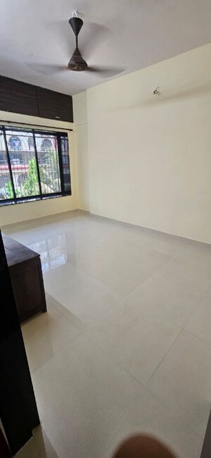 Room in 1 BHK Apartment at Shree Shivdham CHS, Malad West – for Rent