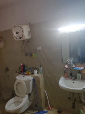 Bathroom in 3.5 BHK Apartment at Supreme Towers, Sector 99 – for Rent