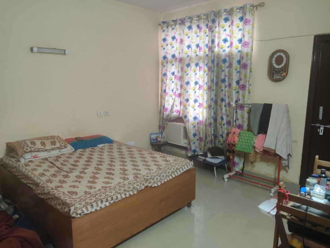 3.5 BHK + Servant Room 1750 Sq.Ft. Apartment in Supreme Towers