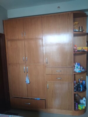 Furnished Amenities in 3.5 BHK Apartment at Supreme Towers, Sector 99 – for Rent