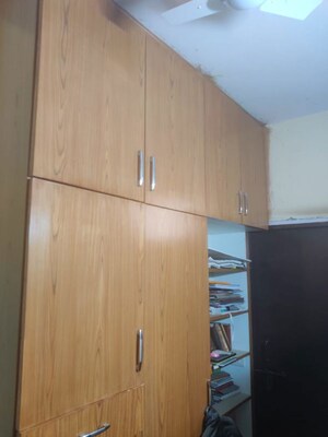 Furnished Amenities in 3.5 BHK Apartment at Supreme Towers, Sector 99 – for Rent