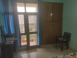 Room in 3.5 BHK Apartment at Supreme Towers, Sector 99 – for Rent