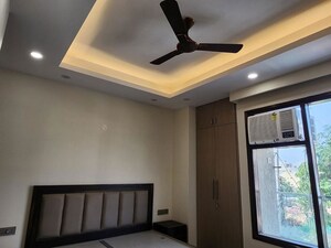 Bedroom in 1 BHK Builder Floor at Sector 44 – for Rent